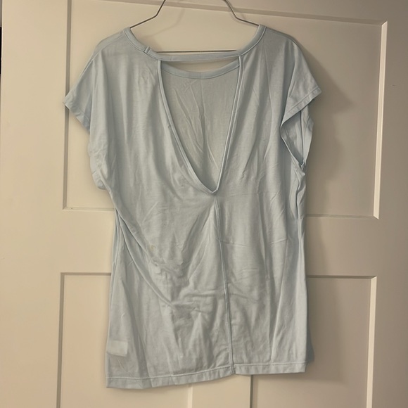gap fit womens light blue tshirt - Picture 2 of 3